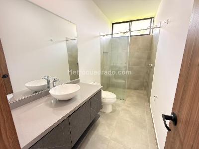 Casa de 5 alcobas en venta en Armenia, Armenia, 1600 m² · foto 14 de 20