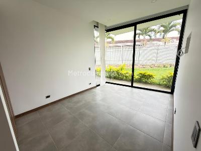 Casa de 5 alcobas en venta en Armenia, Armenia, 1600 m² · foto 15 de 20
