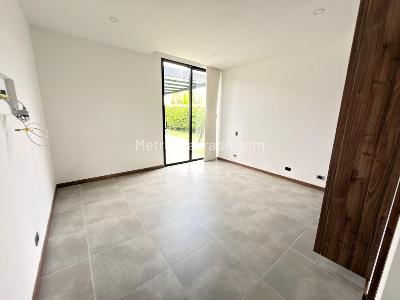 Casa de 5 alcobas en venta en Armenia, Armenia, 1600 m² · foto 17 de 20