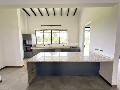 Casa de 5 alcobas en venta en Armenia, Armenia, 1600 m² · foto 5 de 20