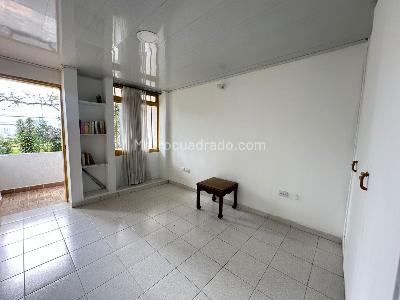 Casa de 5 alcobas en venta en Avenida Bolivar, Armenia, 254 m² · foto 10 de 20