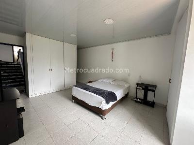 Casa de 5 alcobas en venta en Avenida Bolivar, Armenia, 254 m² · foto 14 de 20