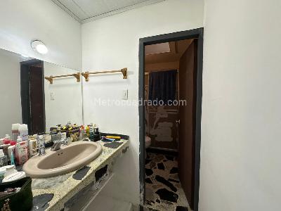 Casa de 5 alcobas en venta en Avenida Bolivar, Armenia, 254 m² · foto 15 de 20