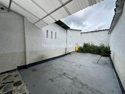 Casa de 5 alcobas en venta en Avenida Bolivar, Armenia, 254 m² · foto 20 de 20