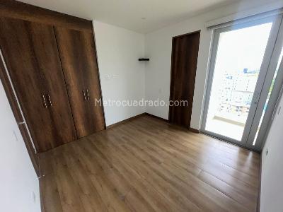 Apartamento de 3 alcobas en venta en Los Profesionales, Armenia, 137 m² · foto 12 de 18