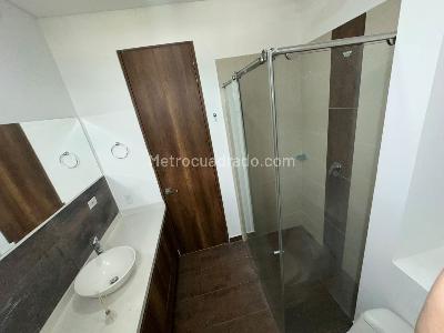 Apartamento de 3 alcobas en venta en Los Profesionales, Armenia, 137 m² · foto 14 de 18