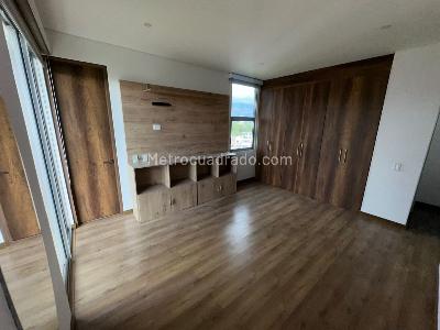 Apartamento de 3 alcobas en venta en Los Profesionales, Armenia, 137 m² · foto 5 de 18