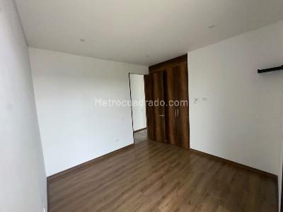 Apartamento de 3 alcobas en venta en Los Profesionales, Armenia, 137 m² · foto 6 de 18