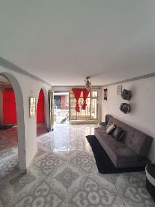 Casa de 3 alcobas en venta en El Bosque, Armenia, 96 m² · foto 2 de 17