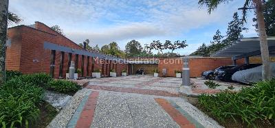 Casa de 5 alcobas en venta en Envigado, 480 m² · foto 2 de 13