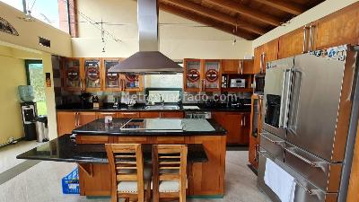 Casa de 5 alcobas en venta en Envigado, 480 m² · foto 7 de 13