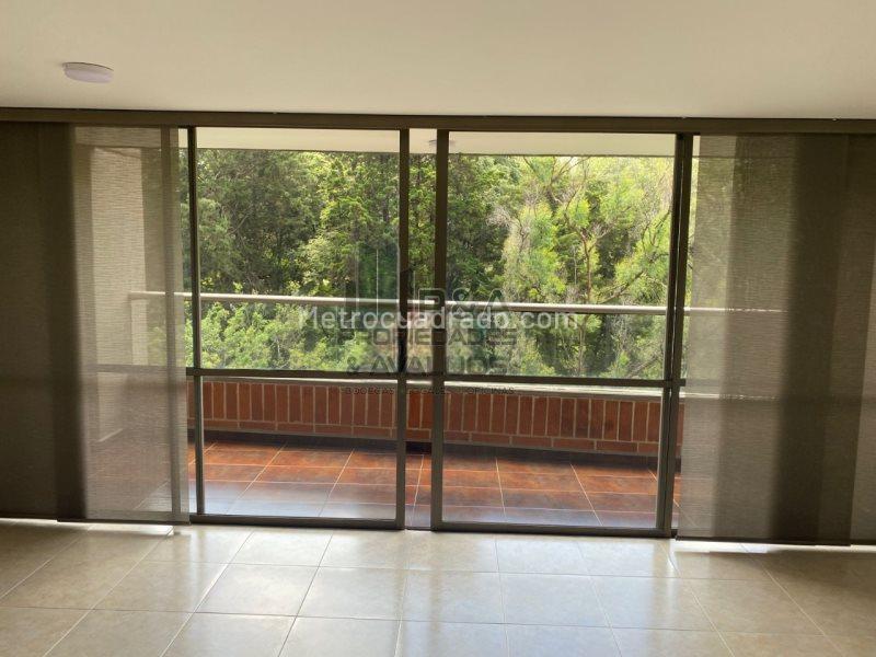 Apartamento con Piscina y Estilo en El Poblado (3 Alcobas) - 4