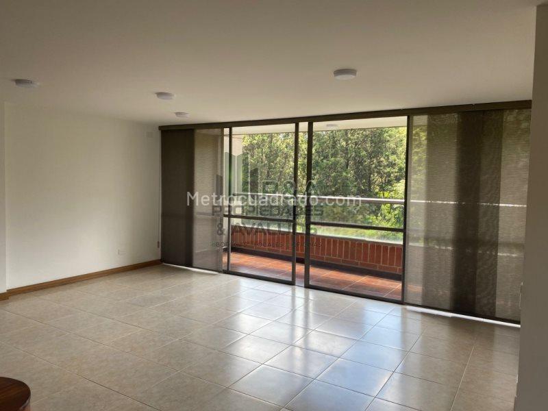 Apartamento con Piscina y Estilo en El Poblado (3 Alcobas) - 7