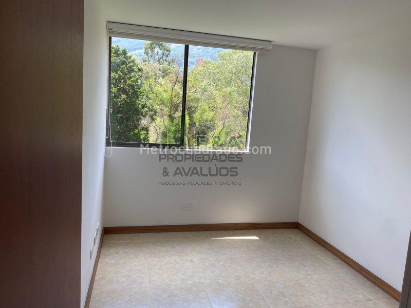 Apartamento con Piscina y Estilo en El Poblado (3 Alcobas) - 9