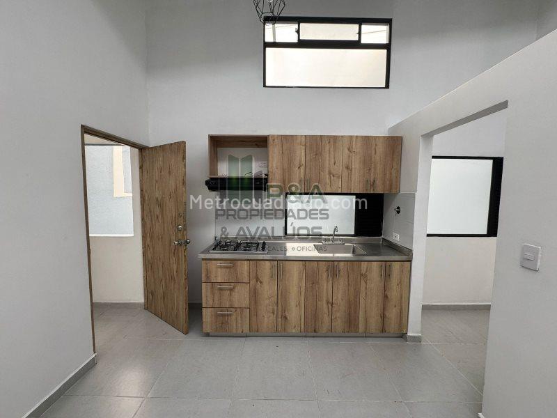 Apartamento Moderno de 4 Alcobas en el Centro de Medellín - 4