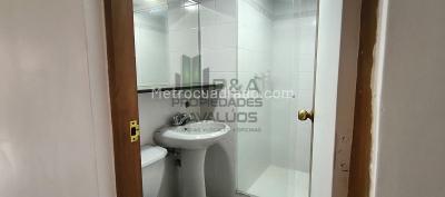 Apartamento de 3 alcobas en arriendo en Laureles, Medellín, 77 m² · foto 4 de 17