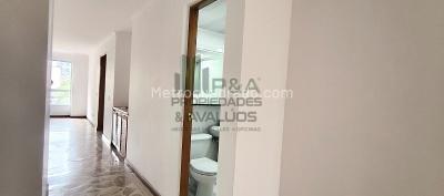 Apartamento de 3 alcobas en arriendo en Laureles, Medellín, 77 m² · foto 16 de 17