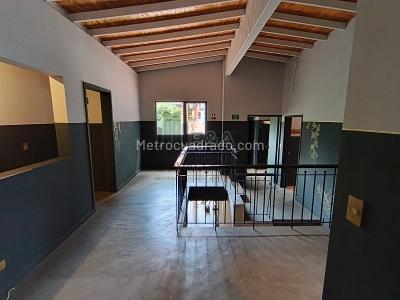 Casa de 5 alcobas en venta en El Poblado, Medellín, 560 m² · foto 9 de 14