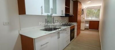 Apartamento en venta en El Poblado, Medellín · foto 4 de 15