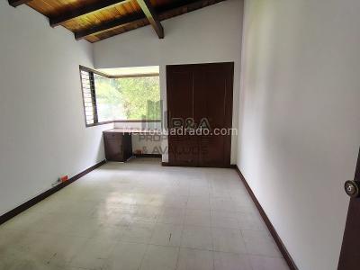 Casa en arriendo en Castropol, Medellín · foto 11 de 17