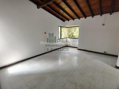 Casa en arriendo en Castropol, Medellín · foto 13 de 17