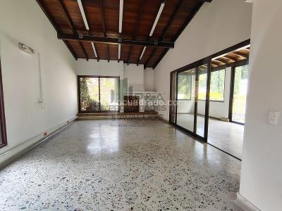 Casa en arriendo en Castropol, Medellín · foto 2 de 17