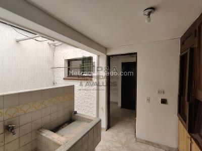 Casa en arriendo en Castropol, Medellín · foto 9 de 17