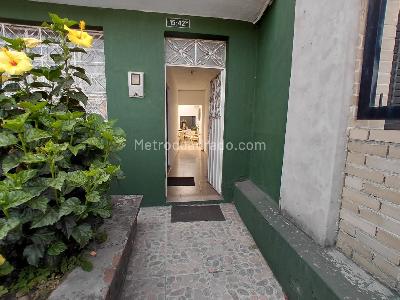 Casa de 4 alcobas en venta en 20 De Julio, Bogotá, 200 m² · foto 2 de 20