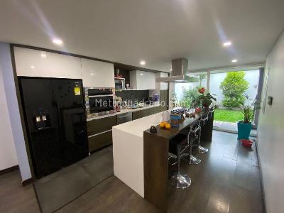 Casa de 3 alcobas en venta en Modelia Occidental, Bogotá, 189 m² · foto 2 de 20