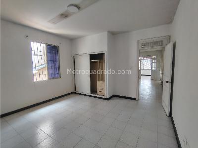 Casa de 4 alcobas en venta en Versalles, Cali, 240 m² · foto 2 de 20