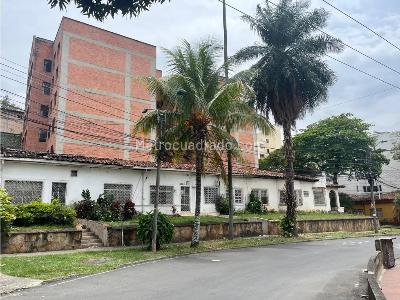Casa de 5 alcobas en venta en Sur San Fernando, Cali, 1200 m² · foto 2 de 9
