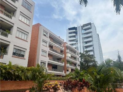 Apartamento de 3 alcobas en venta en Pance, Cali, 218 m² · foto 2 de 20
