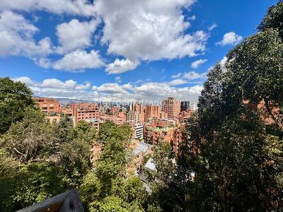 Apartamento en venta en Los Rosales, Bogotá · foto 3 de 11