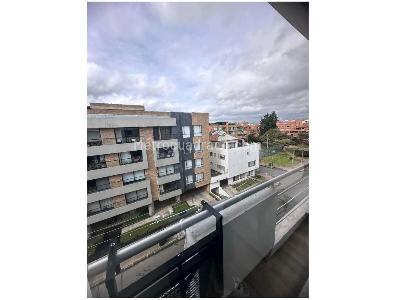 Apartaestudio en venta en Santa Barbara Central, Bogotá, 78 m² · foto 2 de 20