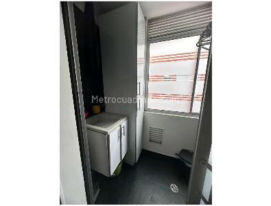 Apartaestudio en venta en Santa Barbara Central, Bogotá, 78 m² · foto 8 de 20