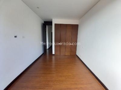 Apartamento de 3 alcobas en venta en Rosales Quinta Camacho, Bogotá, 157 m² · foto 8 de 16