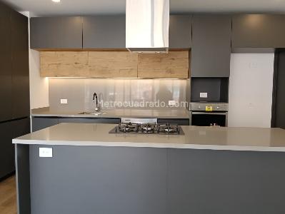 Apartamento de 3 alcobas en venta en Chico Navarra, Bogotá, 150 m² · foto 14 de 20
