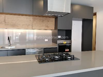Apartamento de 3 alcobas en venta en Chico Navarra, Bogotá, 150 m² · foto 7 de 20