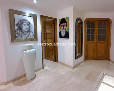 Apartamento de 3 alcobas en venta en La Carolina, Bogotá, 190 m² · foto 3 de 8
