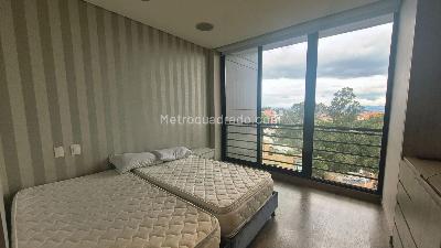 Apartamento de 3 alcobas en venta en Los Rosales, Bogotá, 246 m² · foto 6 de 20