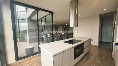 Apartamento de 3 alcobas en venta en Los Rosales, Bogotá, 246 m² · foto 10 de 20