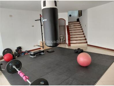 Casa de 4 alcobas en venta en San Jose De Bavaria, Bogotá, 320 m² · foto 5 de 17