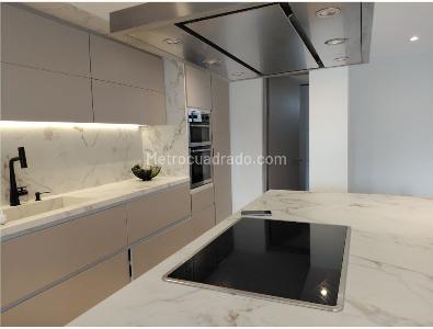 Casa de 4 alcobas en venta en San Jose De Bavaria, Bogotá, 440 m² · foto 4 de 17