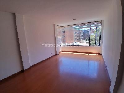 Apartamento en venta en Las Rosales, Bogotá · foto 2 de 16