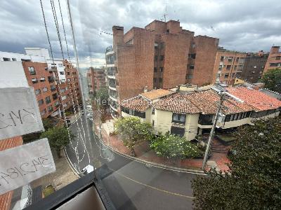 Apartamento en venta en Las Rosales, Bogotá · foto 4 de 16
