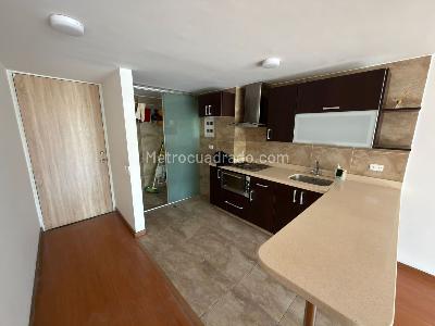 Apartamento en venta en Las Rosales, Bogotá · foto 8 de 16