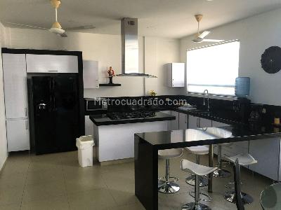 Casa de 4 alcobas en venta en Cn Lagos Del Penon, Girardot, 180 m² · foto 12 de 19