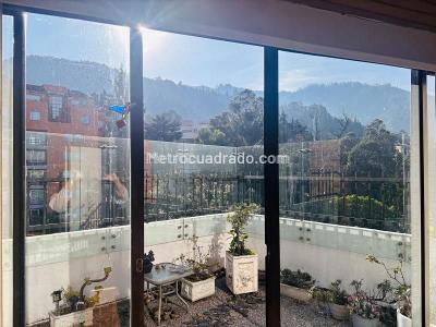 Apartamento de 3 alcobas en venta en Bella Suiza, Bogotá, 147 m² · foto 2 de 14