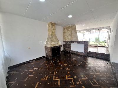 Casa de 4 alcobas en venta en Santa Barbara Oriental, Bogotá, 270 m² · foto 2 de 20