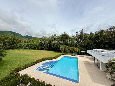 Casa de 4 alcobas en venta en Girardot, Girardot, 300 m² · foto 18 de 20